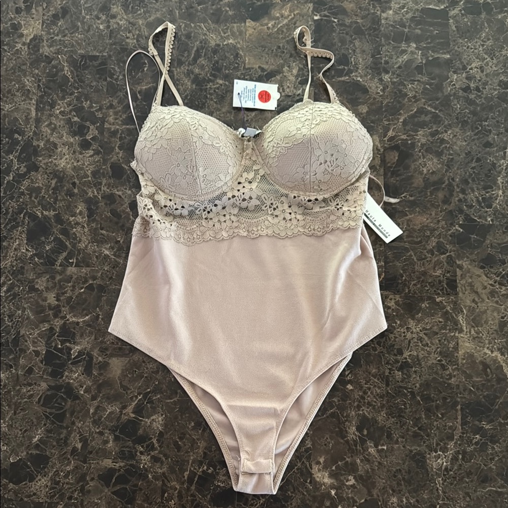 Elegant Lace Bodysuit in Cream